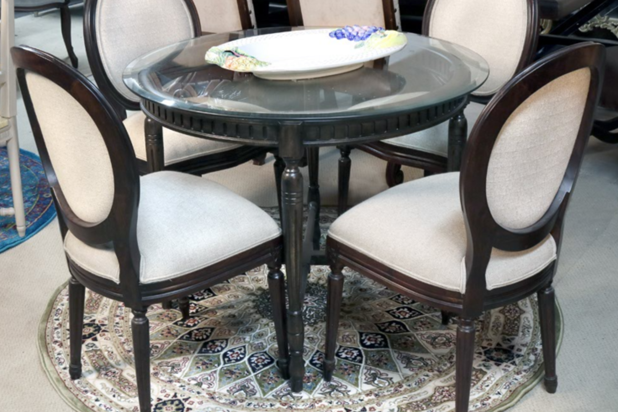 Timeless Charm: Louis XVI Round Dining Set